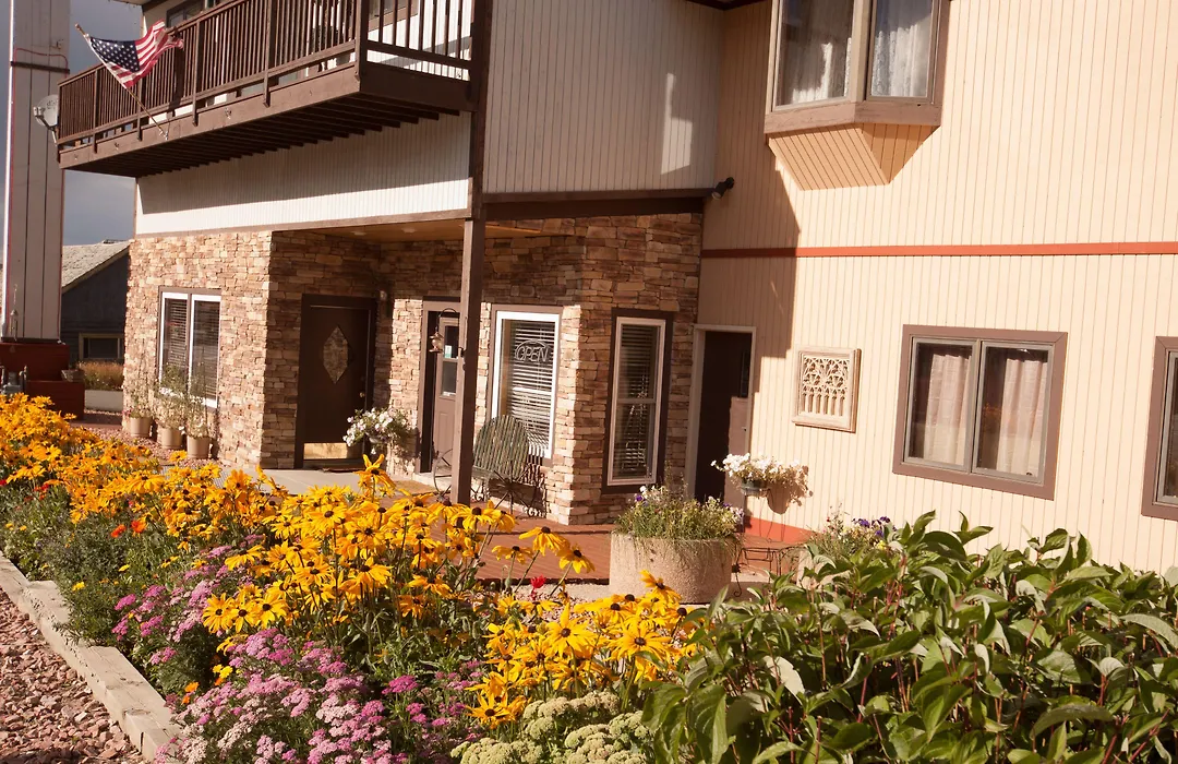 Valley Hi Hotel-1